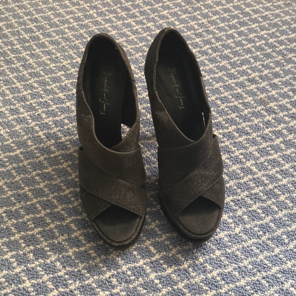 Elizabeth and James leather heels